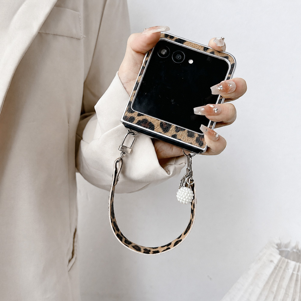 حافظة هاتف قابلة للطي بطبعة جل - مراجعة Men Accessories For Suit وسعره