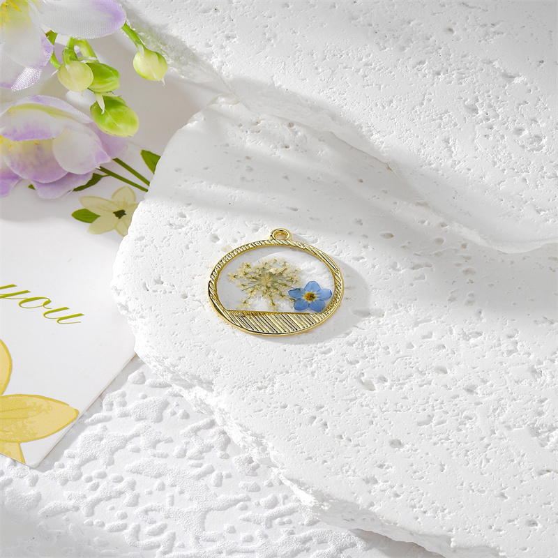 خرز عائم من السبائك على شكل قط - مراجعة Men Accessories Locket وسعره